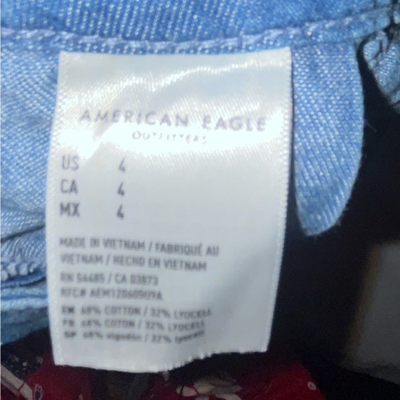 American Eagle Pleated Flared Denim Skirt Button And Zipper Closure Size 4 - Picture 3 of 5